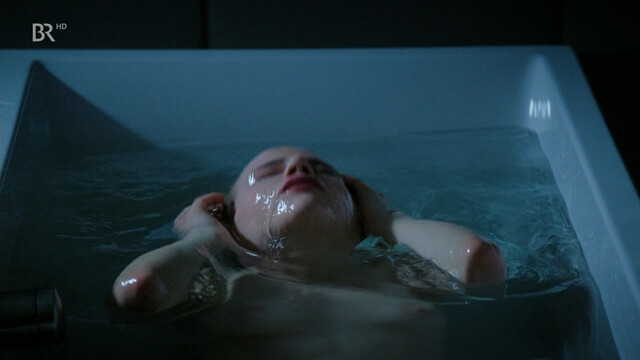 Lili Epply nude – Schnell ermittelt s05e09 (2017)