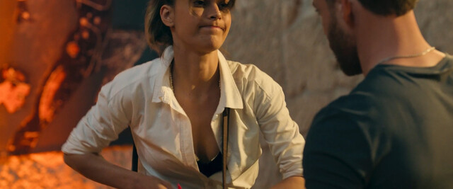 Devrim Özkan sexy – Blue Cave (Mavi Magara) (2024)