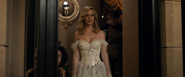 Natalya Ionova sexy – Poymay sobaku, esli smozhesh (2024)