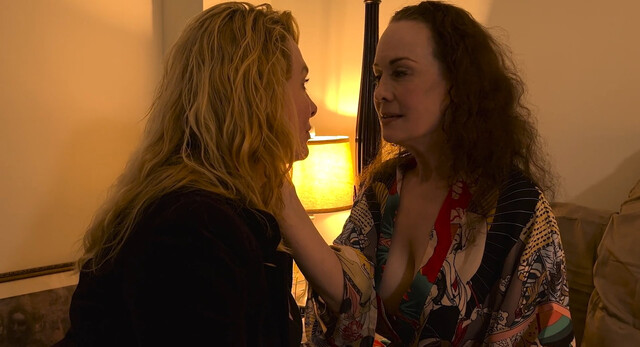 Deborah Twiss nude – Sapiosexual (2023)