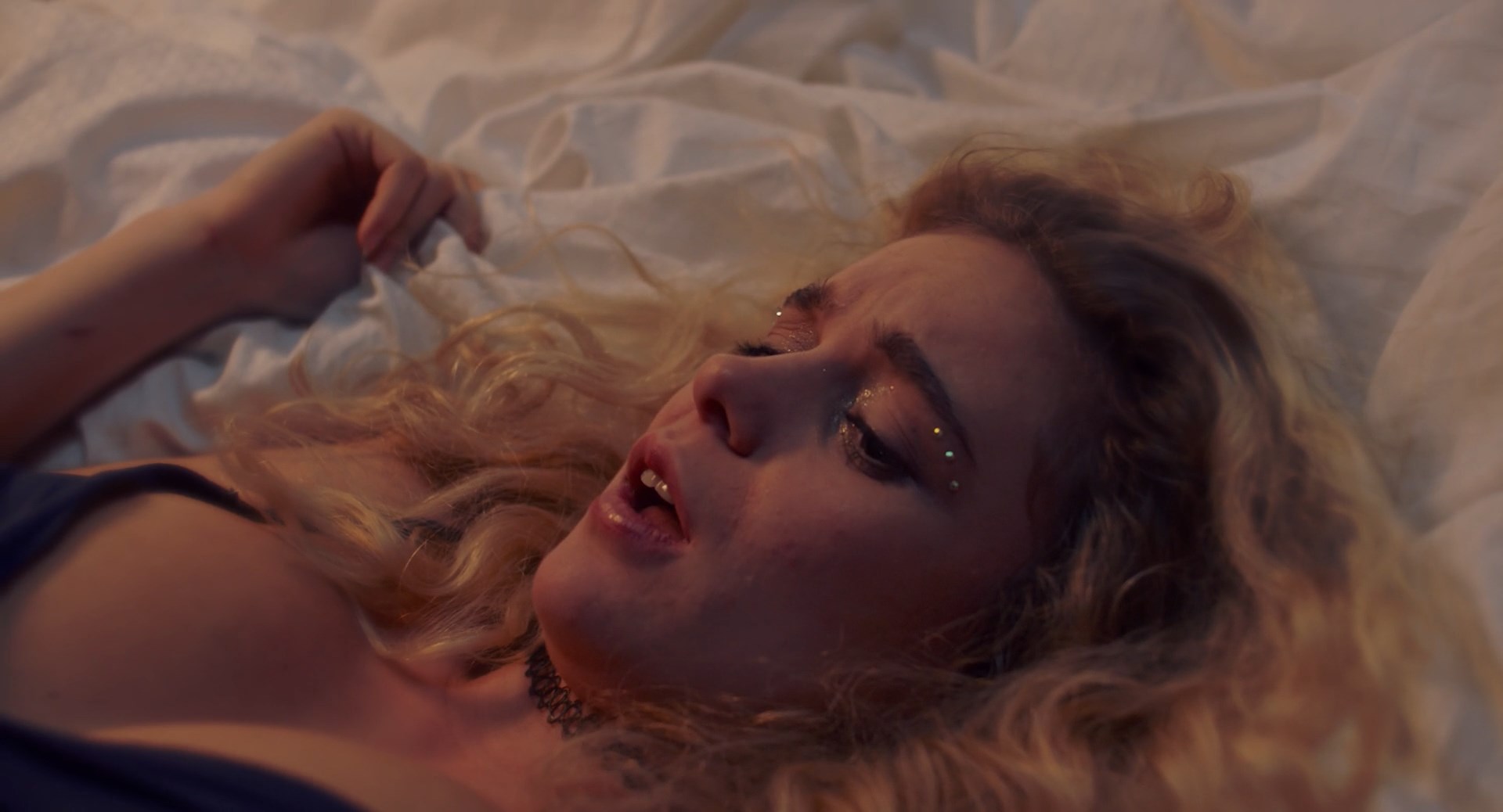 Linnea Nicosia sexy – Neurolink (2023)