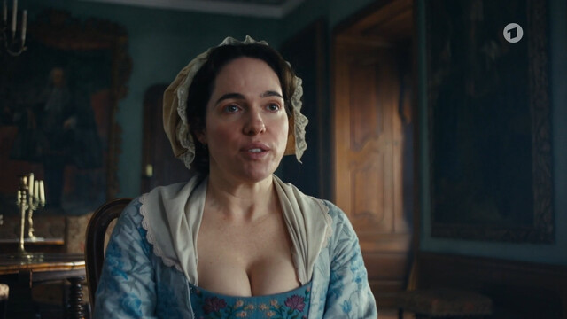 Verena Altenberger sexy – Bach - Ein Weihnachtswunder (2024)