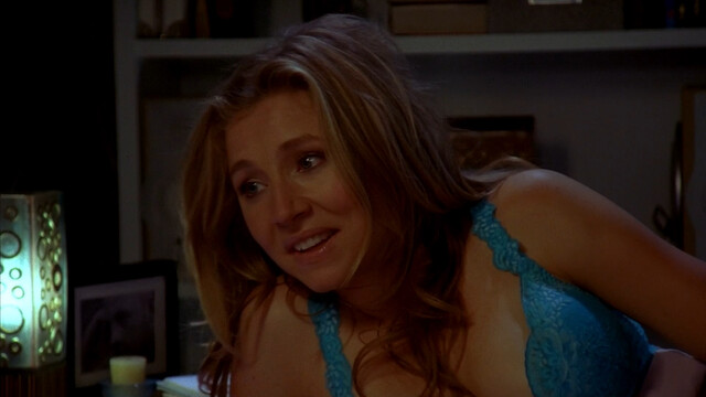 Sarah Chalke sexy – Scrubs s08e04 (2009)