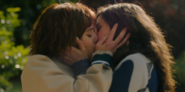 Adriana Torrebejano nude, etc – A qué estás esperando s01e07-08 (2024)