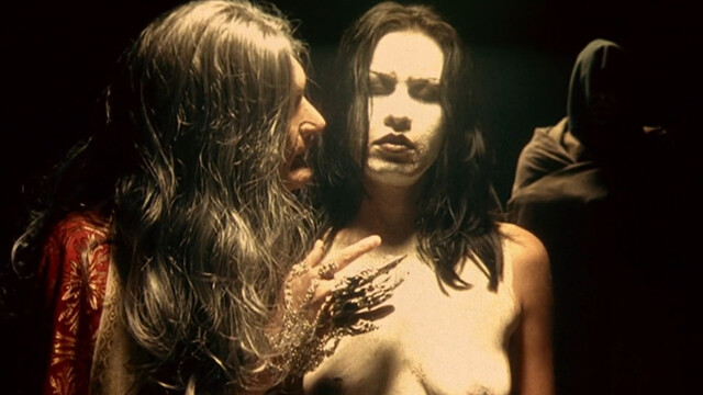 Shannyn Sossamon sexy – Catacombs (2007)