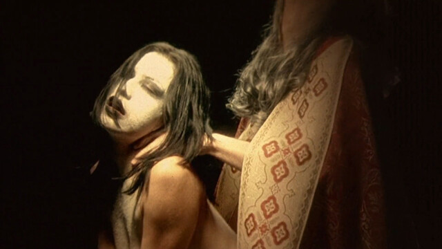 Shannyn Sossamon sexy – Catacombs (2007)