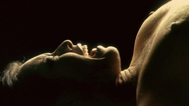 Shannyn Sossamon sexy – Catacombs (2007)