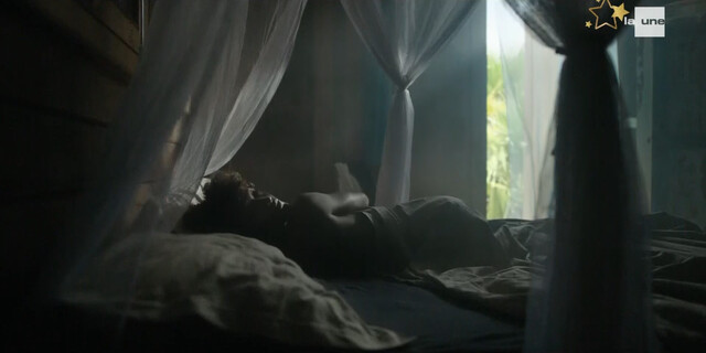 Aude Legastelois nude – Meurtre a Saint Martin (2025)