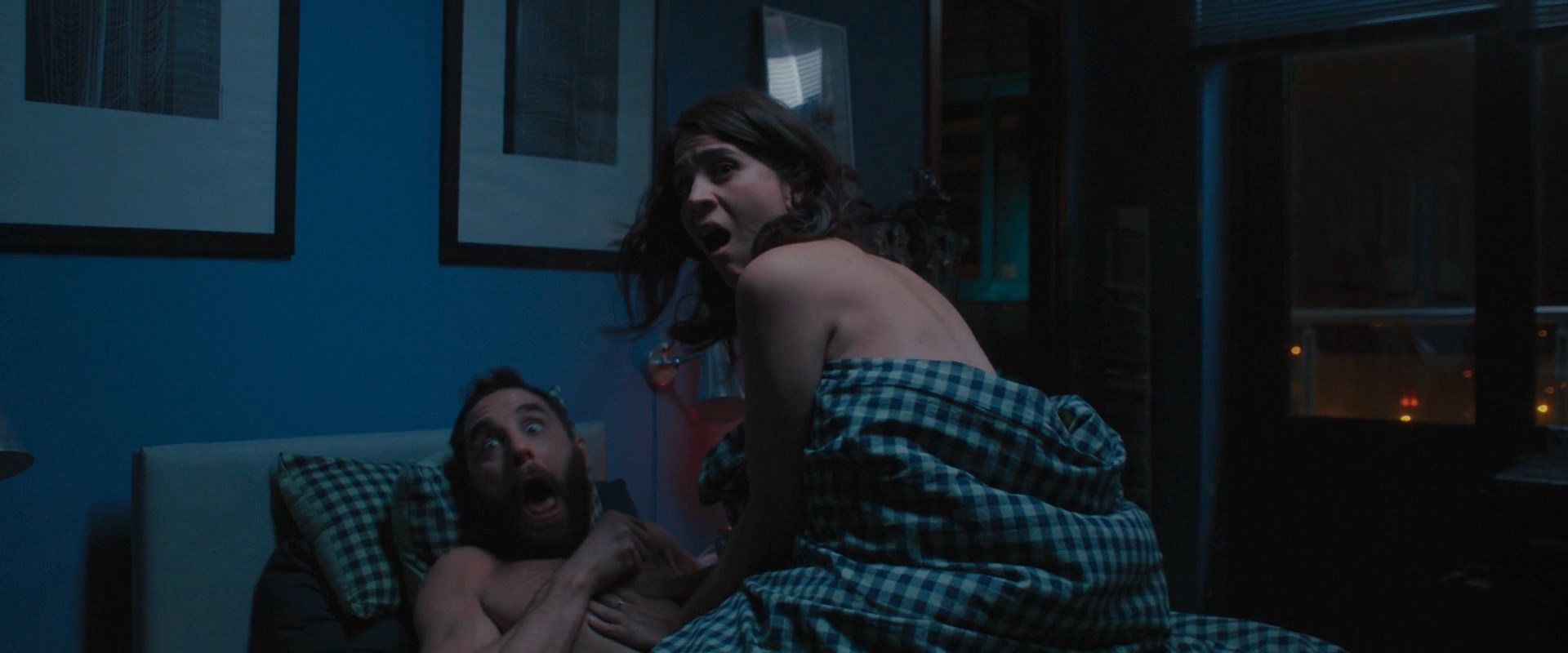 Cassandra Ciangherotti sexy – Cuerpo escombro (2024)