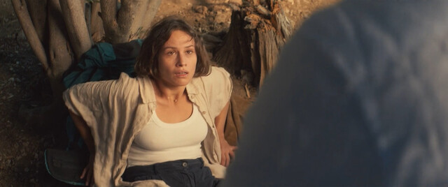 Aida Folch sexy – Isla perdida (Haunted Heart) (2024)