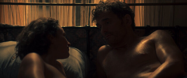 Aida Folch sexy – Isla perdida (Haunted Heart) (2024)