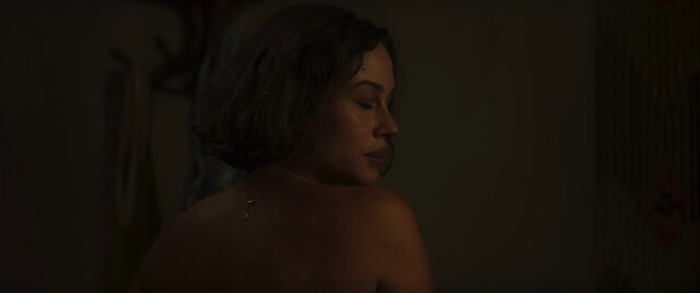 Aida Folch sexy – Isla perdida (Haunted Heart) (2024)