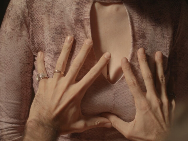 Caroline Dujardin sexy – La dernière part (2018)