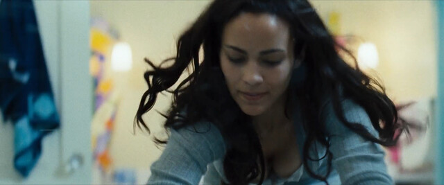 Paula Patton sexy – Mirrors (2008)