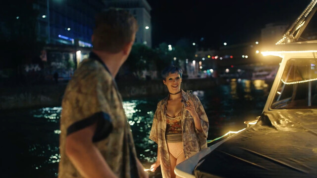 Sophie Riedl sexy – Engel mit beschränkter Haftung (2022)