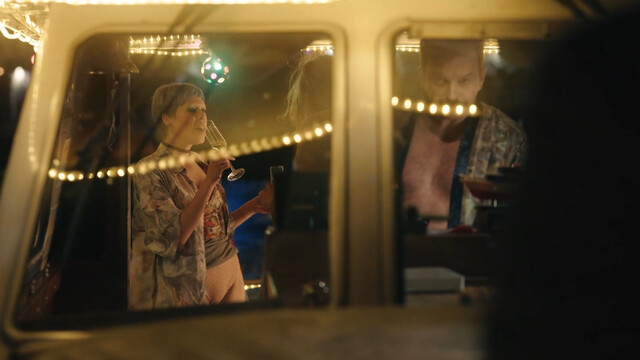 Sophie Riedl sexy – Engel mit beschränkter Haftung (2022)