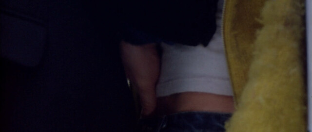 Radha Mitchell sexy – When Strangers Appear (2001)