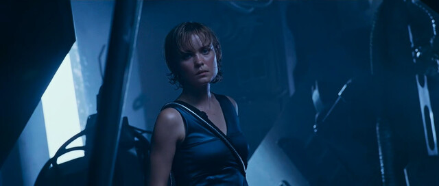 Radha Mitchell sexy – Pitch Black (2000)