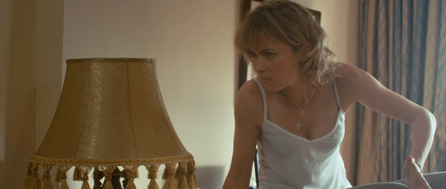Radha Mitchell sexy – The Waiting City (2009)