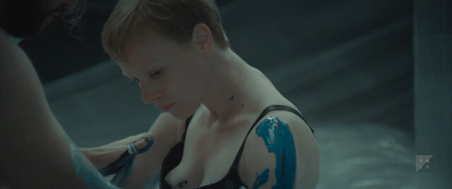 Caroline Junghanns sexy – Währenddessen 5 (2017)