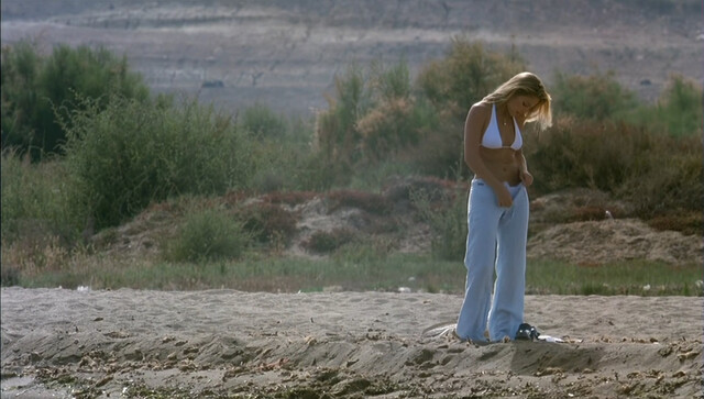 Elsa Pataky sexy – Escape (El furgón) (2003)