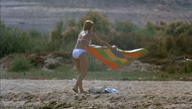 Elsa Pataky sexy – Escape (El furgón) (2003)