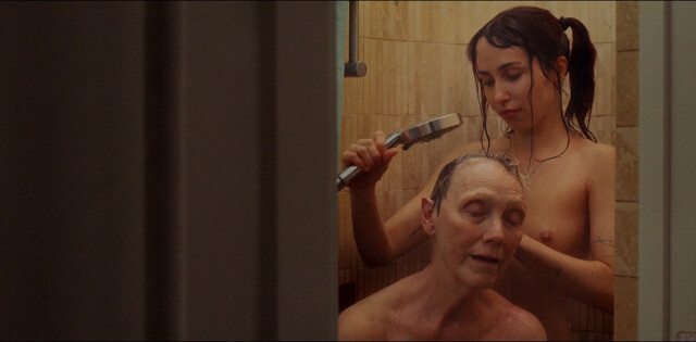 Annika Witt nude – Fugle flyver i flok (2023)