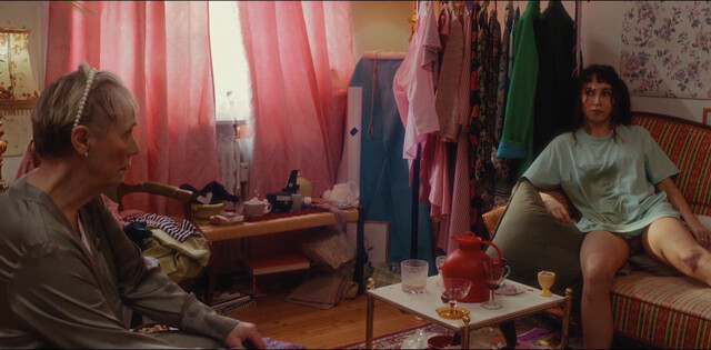 Annika Witt nude – Fugle flyver i flok (2023)