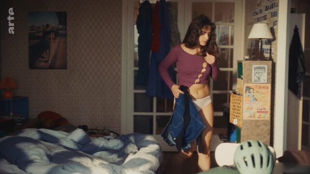 Nina Aboutajedyne nude – Amours solitaires s02 (2024)