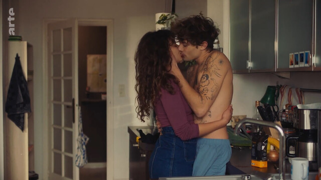 Nina Aboutajedyne nude – Amours solitaires s02 (2024)