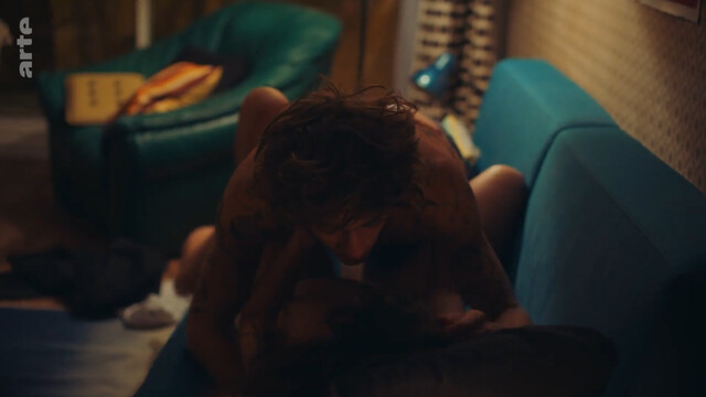 Nina Aboutajedyne nude – Amours solitaires s02 (2024)