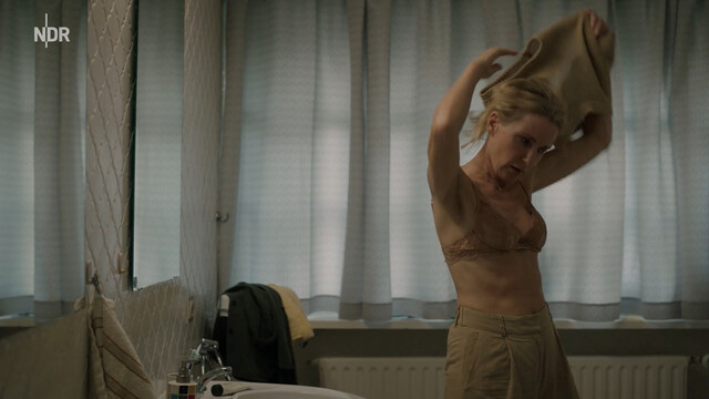 Maria Furtwängler sexy – Bis zur Wahrheit (2024)