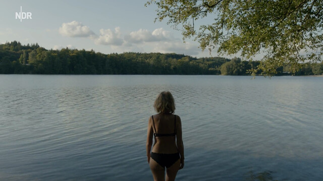 Maria Furtwängler sexy – Bis zur Wahrheit (2024)