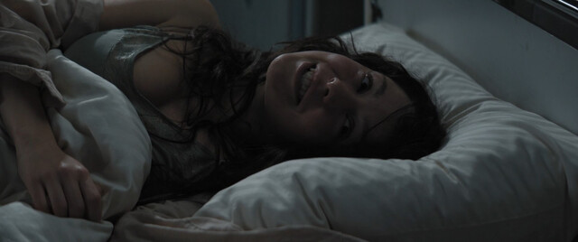 Tijan Marei sexy – Die Rettung der uns bekannten Welt (2021)