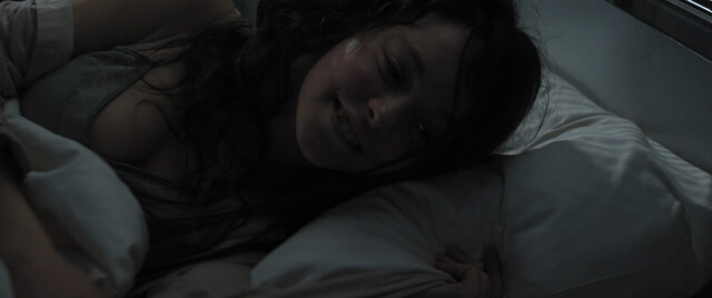 Tijan Marei sexy – Die Rettung der uns bekannten Welt (2021)