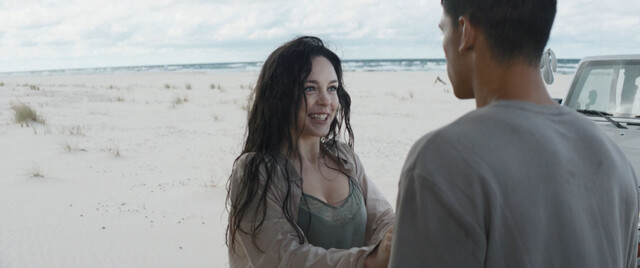 Tijan Marei sexy – Die Rettung der uns bekannten Welt (2021)