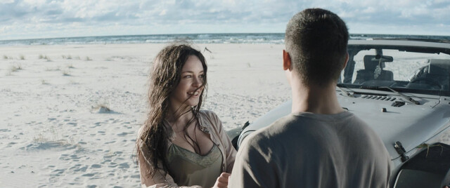 Tijan Marei sexy – Die Rettung der uns bekannten Welt (2021)