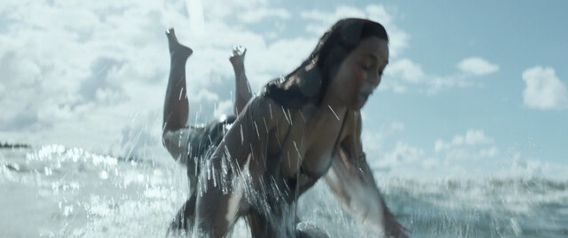 Tijan Marei sexy – Die Rettung der uns bekannten Welt (2021)