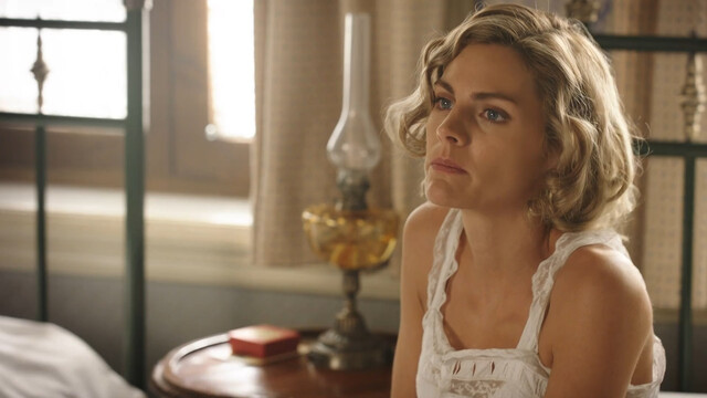 Amaia Salamanca sexy – Morocco Love in Times of War (Tiempos de guerra) (2017)