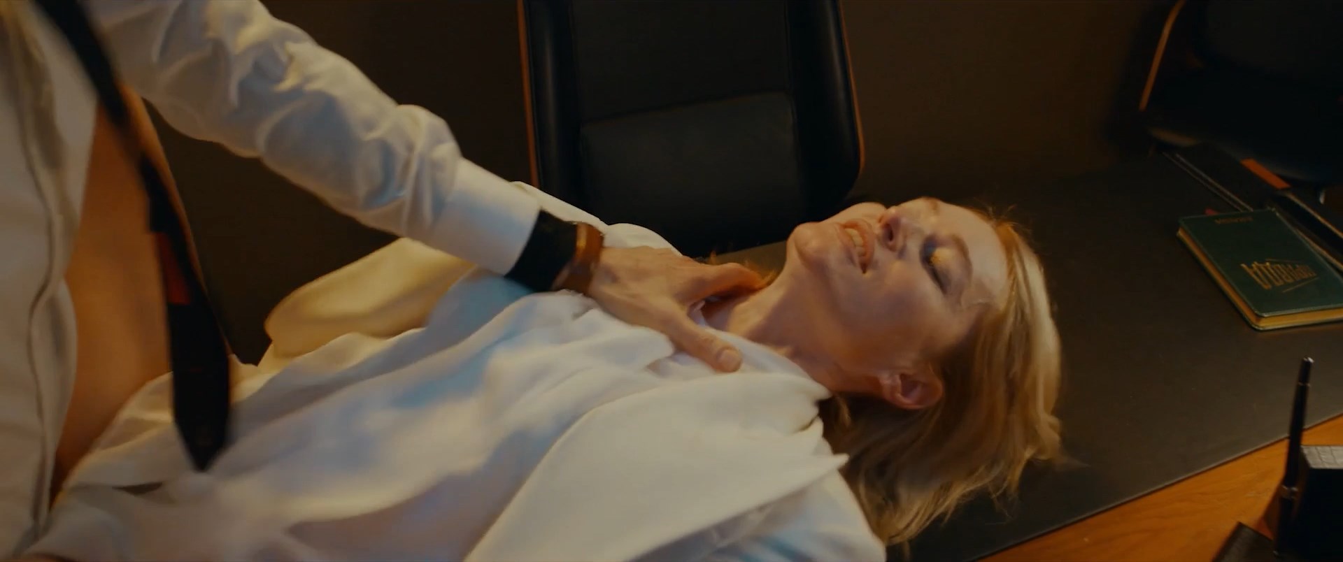 Viktoriya Tolstoganova sexy – Dayte shou (Give a Show) s01e04 (2024)