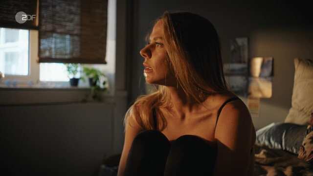 Cheyenne Pahde sexy – Blutige Anfänger s05e06 (2024)