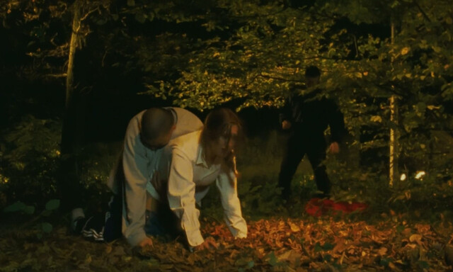 Vahina Giocante nude – Alive (Vivante) (2002)