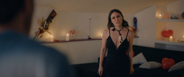 Beatrice Bruschi sexy – Amici per caso (2024)