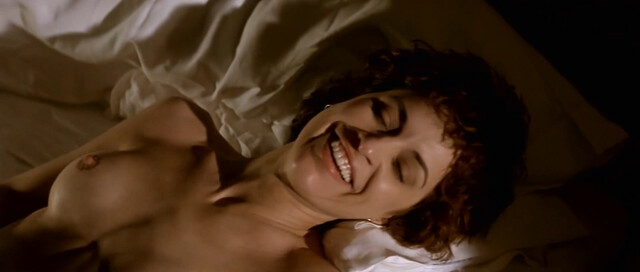 Adriana Ozores nude – Plenilunio (2000)