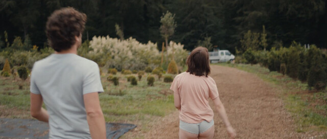 Eugénie Anselin sexy – Mobile Home (2012)