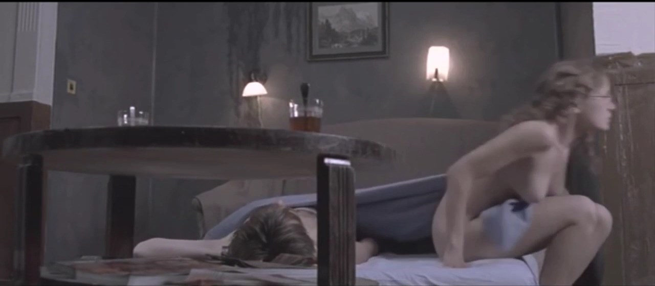 Polina Filonenko nude – Sumerki (2008)