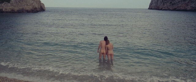 Adrianna Malecka nude – Kochaina (2017)