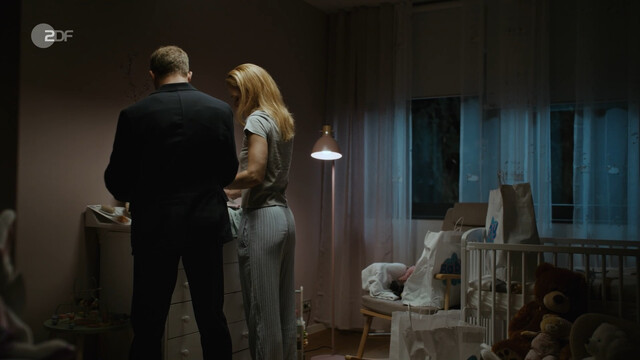 Lisa Maria Potthoff sexy – Mein Kind (2024)