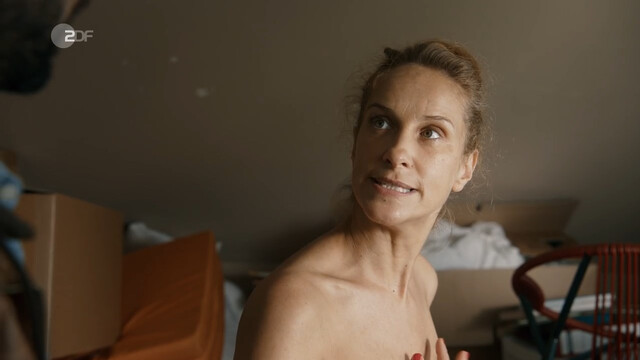 Chiara Schoras sexy – Mit der Tür ins Haus (2019)