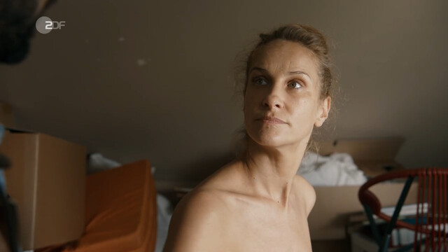 Chiara Schoras sexy – Mit der Tür ins Haus (2019)